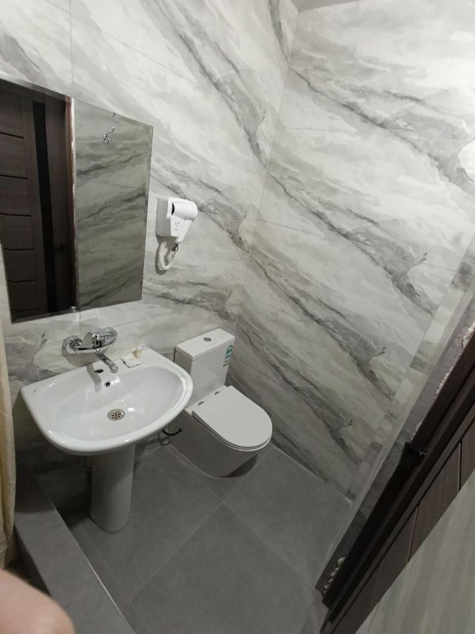 Safar Hotel Tashkent Bagian luar foto